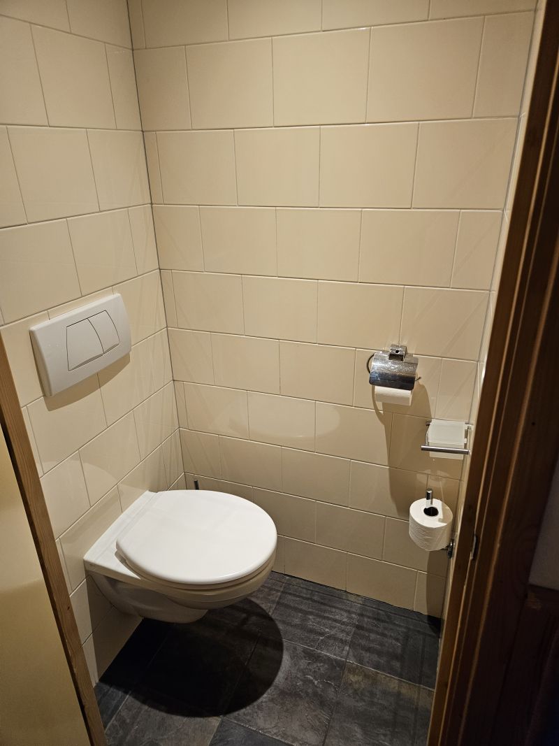 Apart toilet