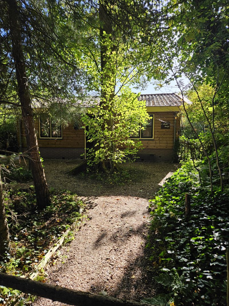 Het paadje dat naar het huisje leidt